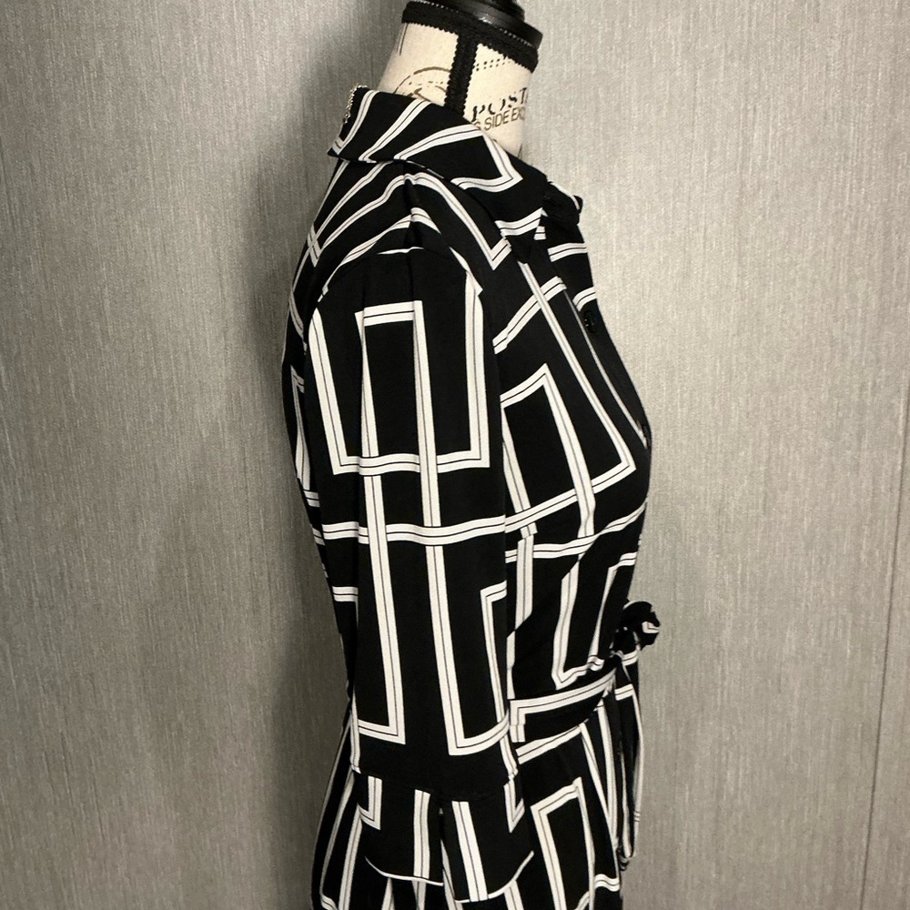 White House Black Market Chic Black and White Geometric Dress Size 2 - Picture 5 of 12